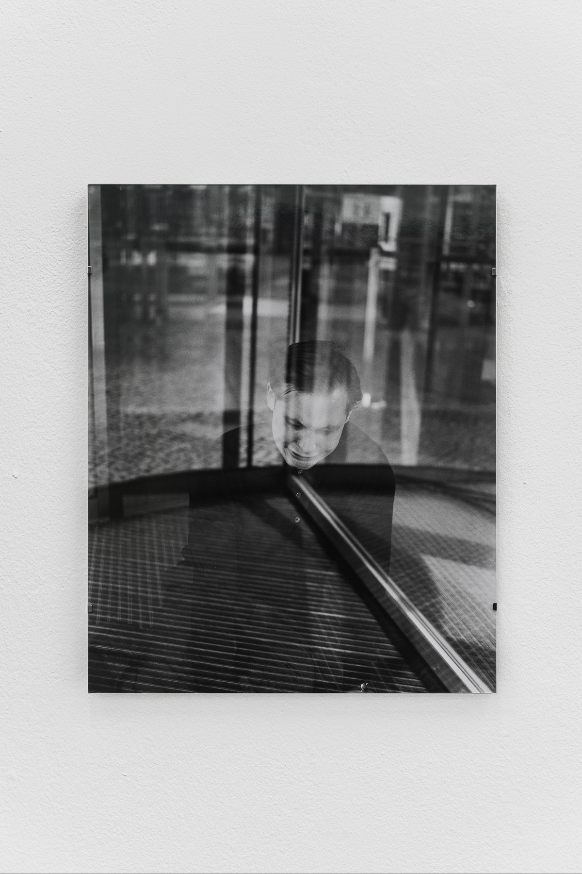 Sarah Rosengarten, Block, 2021analog c-print, clip frame, museum glass 35,3 × 28,4 cm